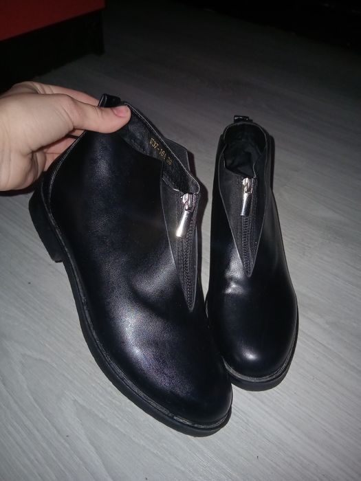 Cizme/ghete nepurtate negre