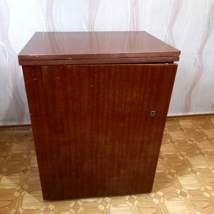 Продается швейная машинка Чайка