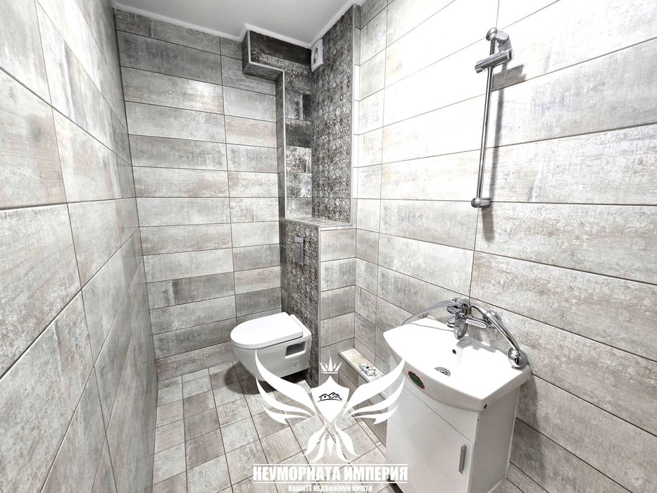 Под наем 107кв.м. на 4 етаж - зала за събития/помещение, офис студио, салон, ателие в град Асеновград топ център