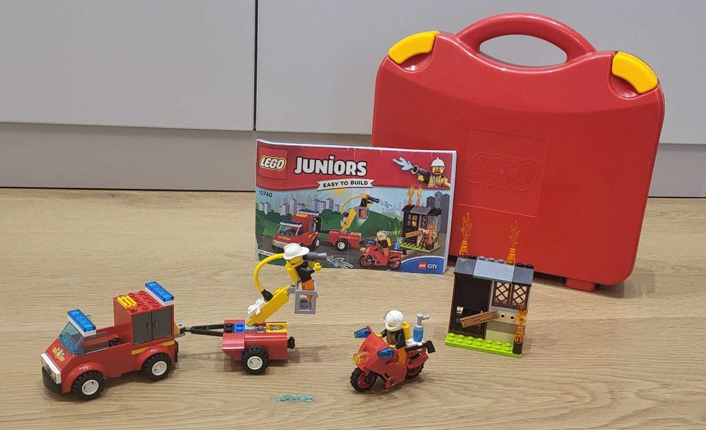 Lego Juniors 10751 Urmarire pe munte, 10740 Patrula pompieri