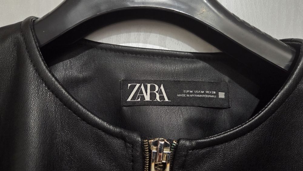 Продавам вталено дамско яке Zara