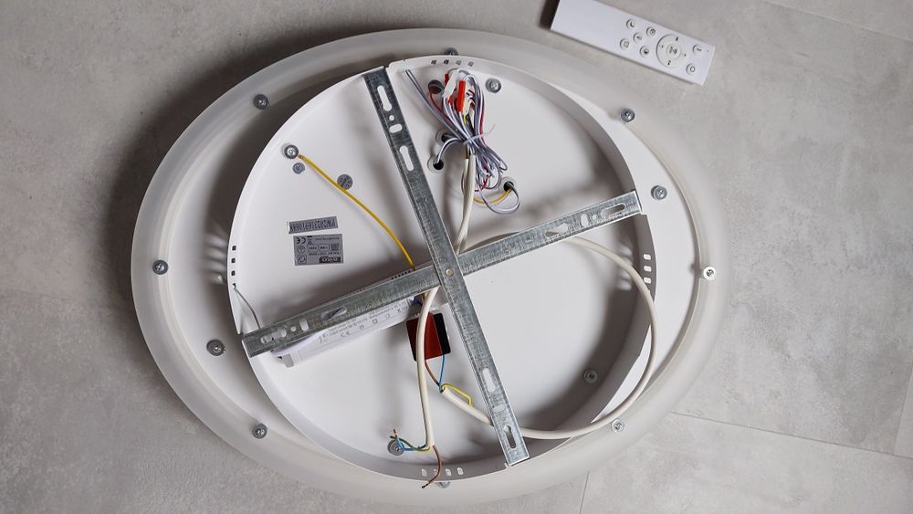 Осветитилен лед плафон