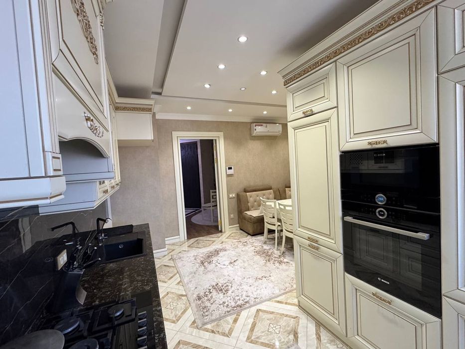 Себзор 4/7/8 Ж/К Golden House 140-кв.м 2 та санузел бор