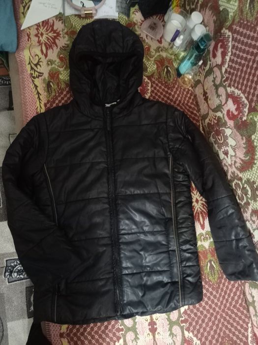 Продам курточку S
