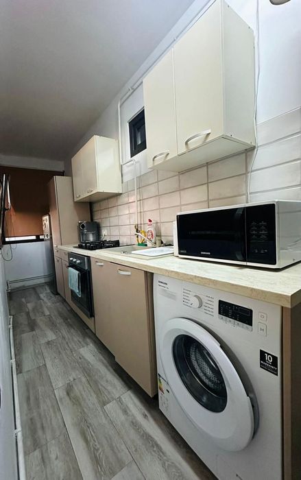 Inchiriez Apartament 2 camere ultracentral complet utilat zona BIG