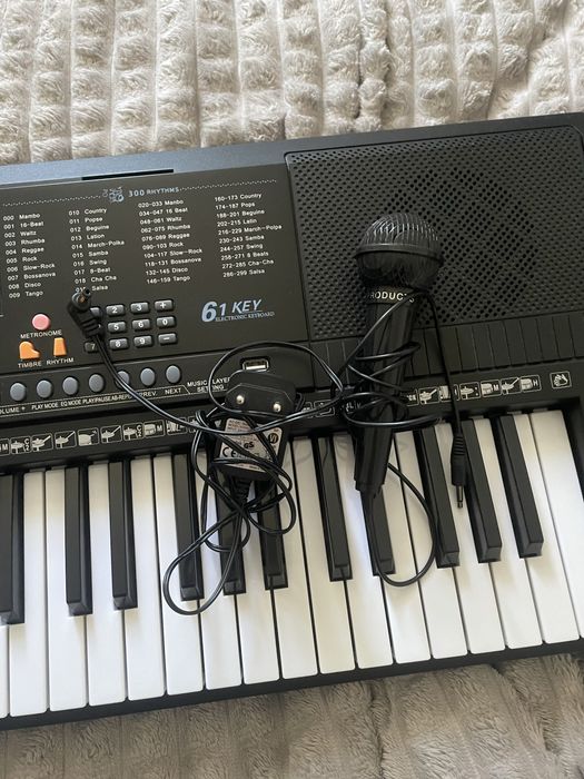 синтезатор ym-3800 с микрофоном