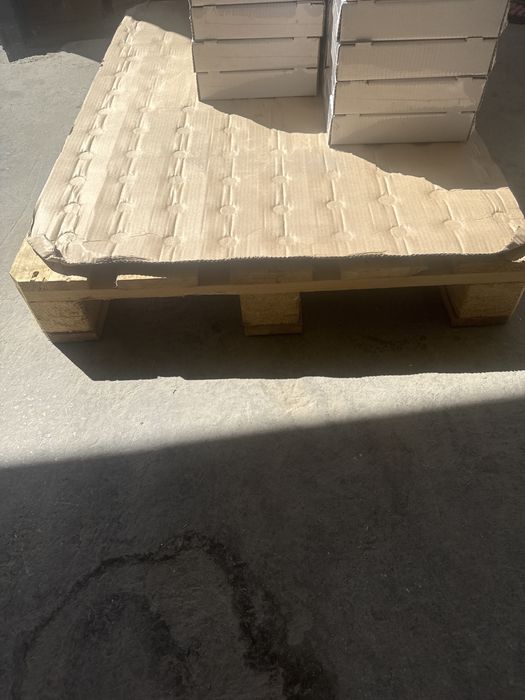 Продам поддоны б/у в хорошем состоянии