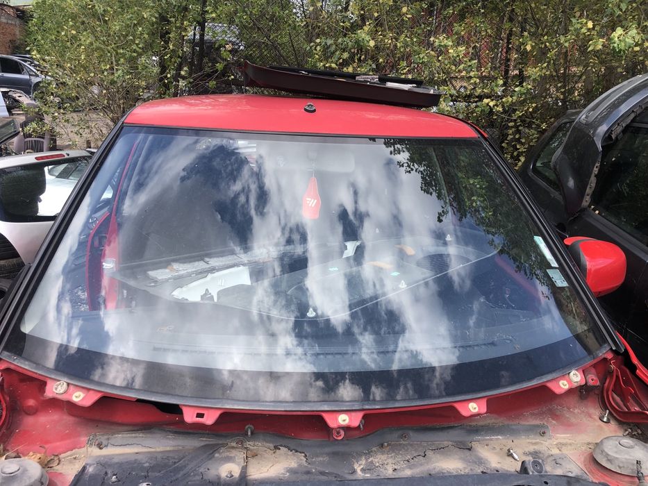 Челно стъкло за сузуки суифт suzuki swift