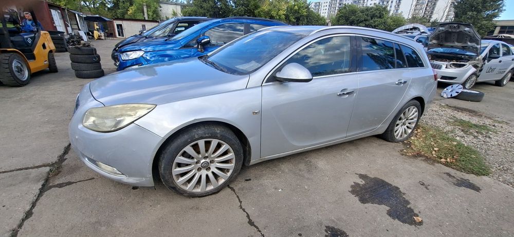 Dezmembrez Opel Insignia 2.0D 2010