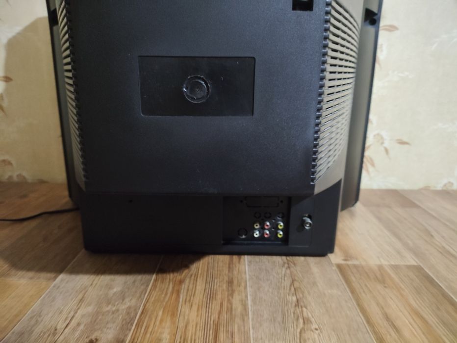 Продам полупроводниковый телевизор