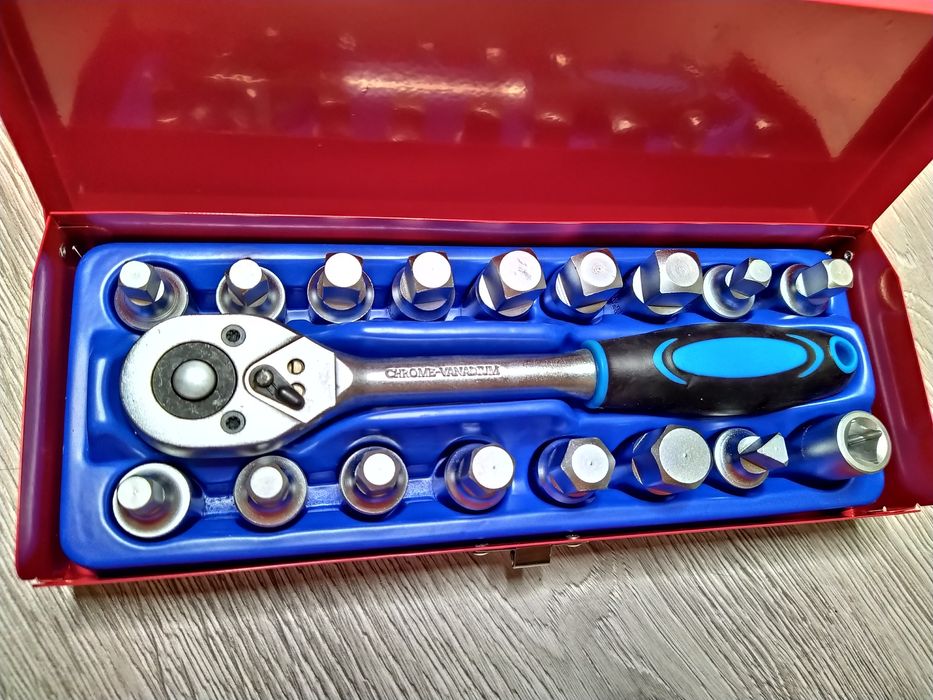 Trusa Profesionala Chei Buson Baie Ulei 18 Piese Nou!