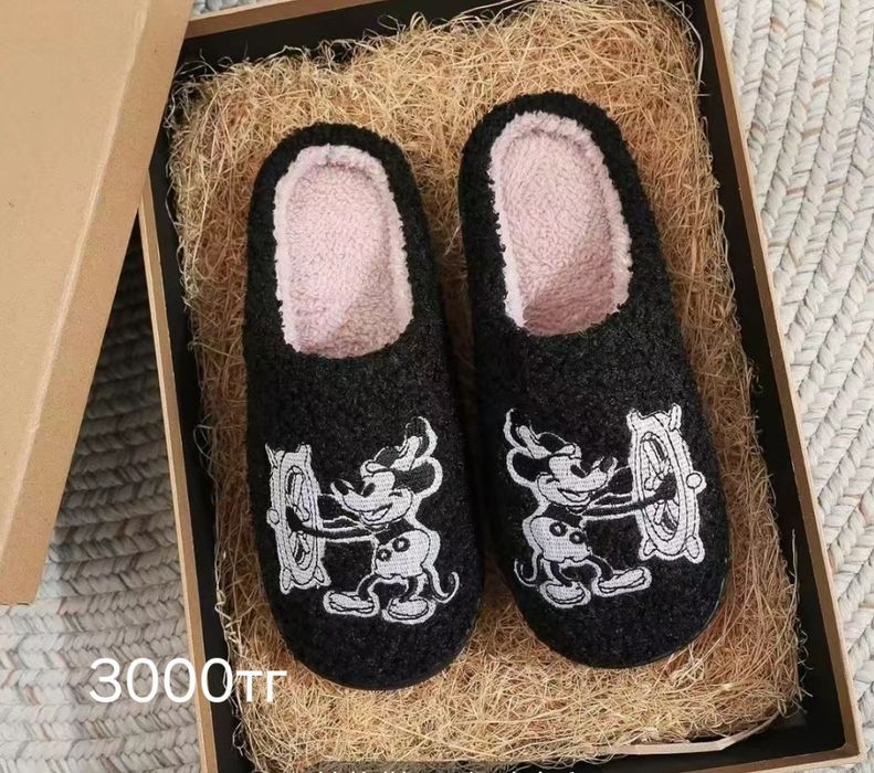 Домашние тапки с интересным принтом