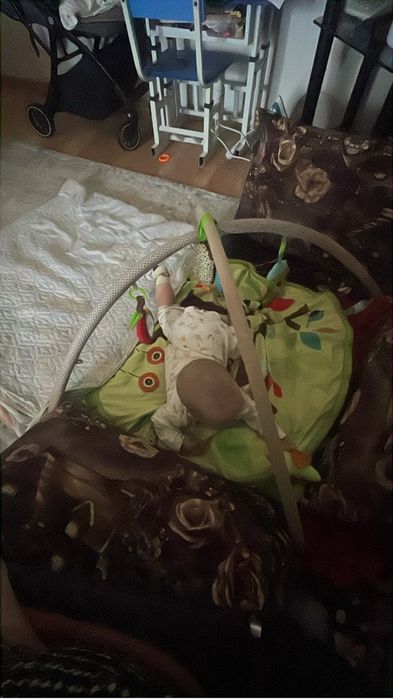 Продам развивающий коврик для малышей
