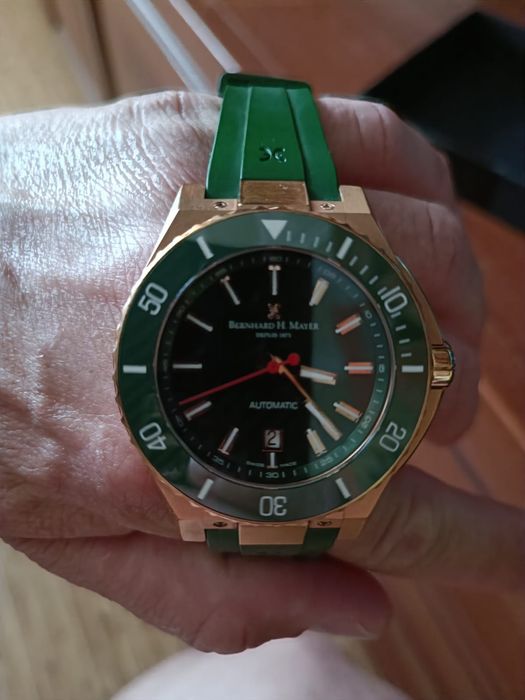 Продам часы Bernhard H Mayer