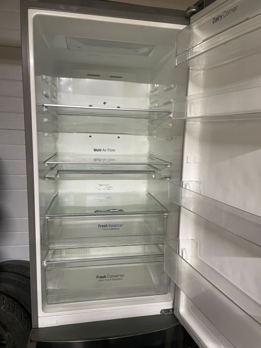 Продается холодильник LG