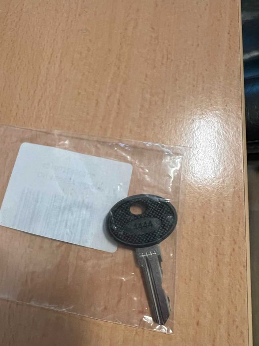 Ключ за сървърен шкаф (rack) DIGITUS или LANDE модел DN-19-KEY-4444