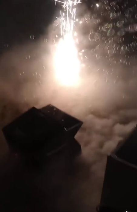 Mașina de fum greu pentru dansul mirilor.+aranjamente intrare