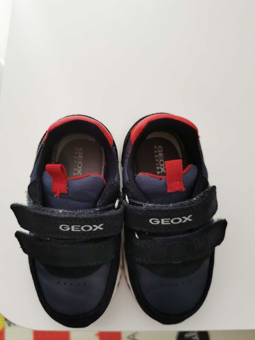 Vând Geox mărimea 22