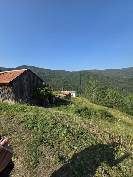 Продавам парцел село Манастир