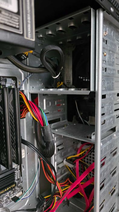 Sistem/PC home lab/ server/NAS/media, suporta 10X HDD