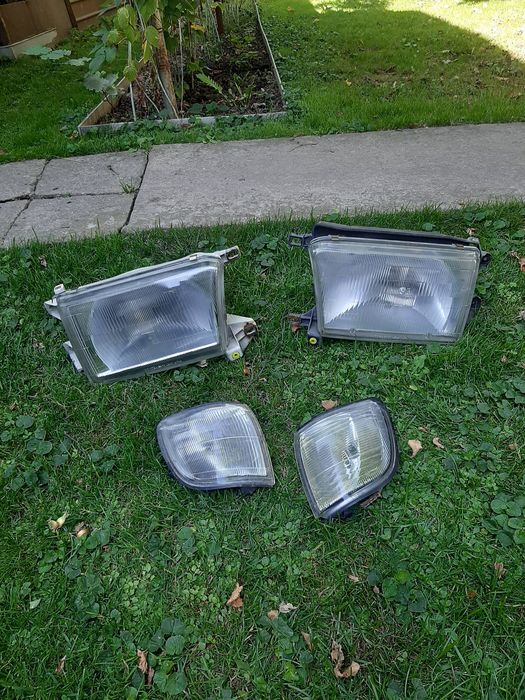 Продам фары и габариты на тойоту Surf 185. В хорошем состоянии .