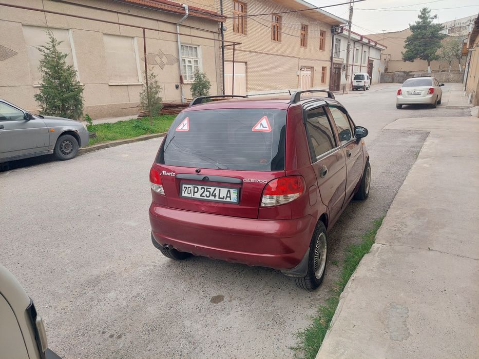 Легковой автомобил