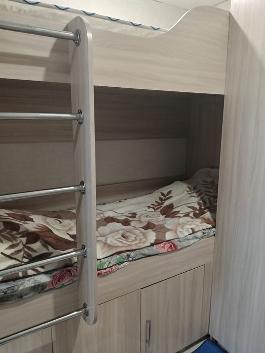 Кровать двухъярусная