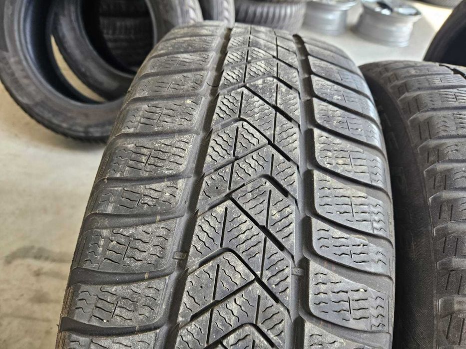 4 Anvelope IARNA 225.55.18 'Pirelli' [dot 2020]; stare buna