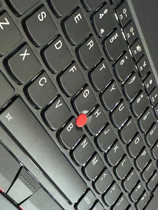 ThinkPad P52s i7-8550 nVidia Quadro P500 16Gb DDR4 SSD 512Gb FHD iPS
