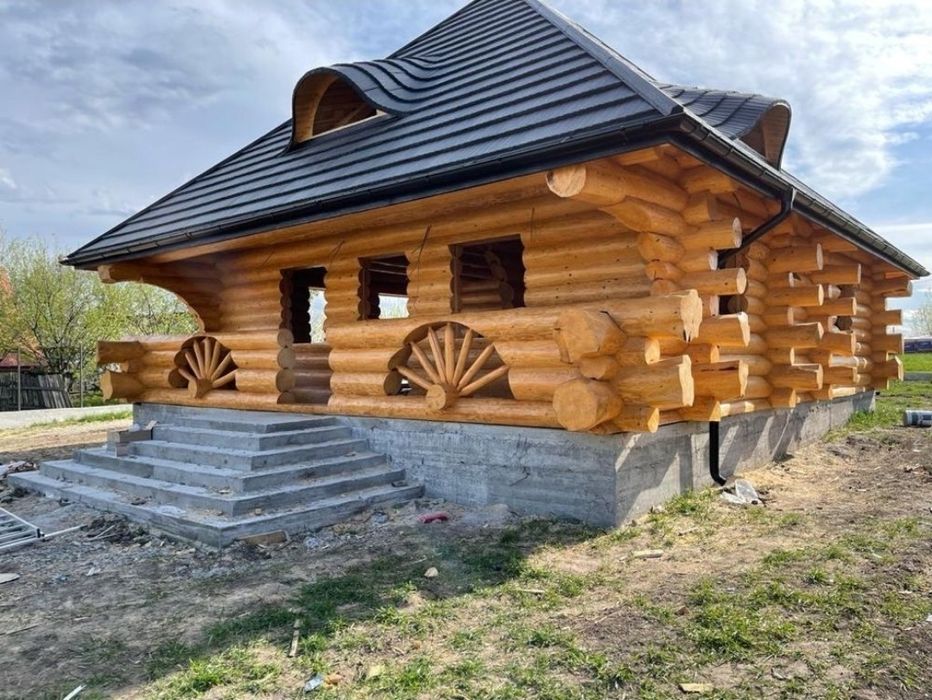 Cabane, din lemn rotund, case,cabane tip Aframe, foișoare, acoperișuri