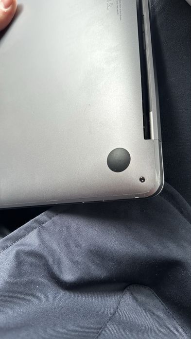 MacBook Pro M2 8/512