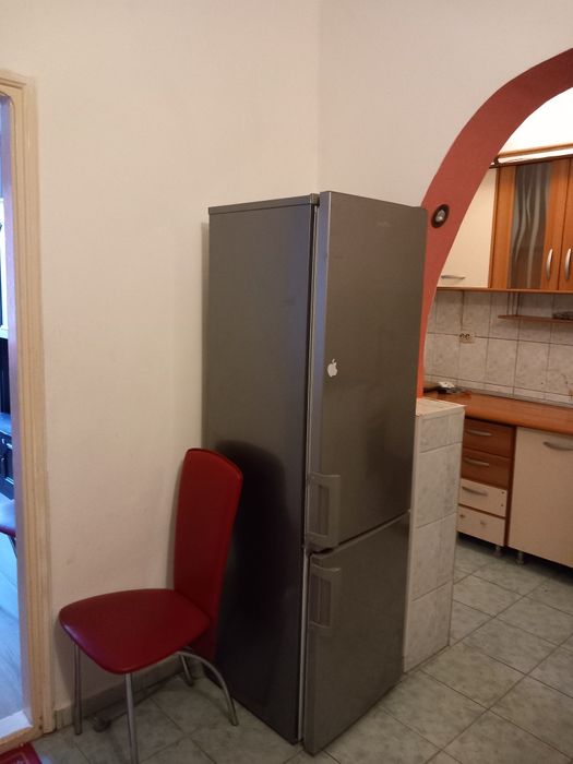 Închiriez garsoniera mobilata utilata zona tractoru