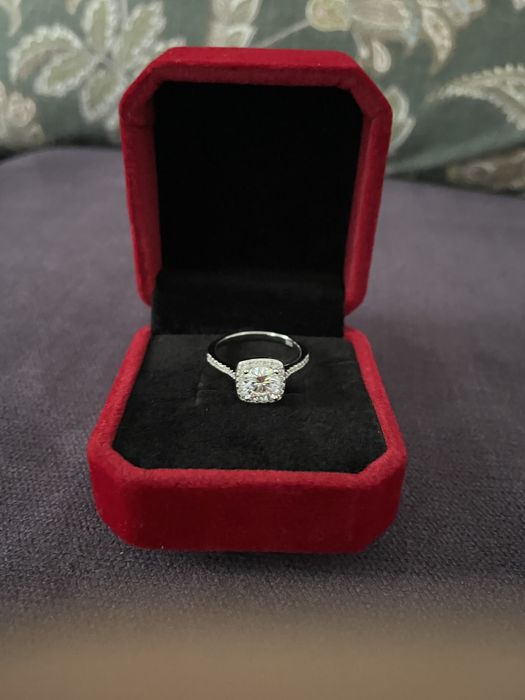 Inel de logodna Halo Round Cut cu diamant Lab