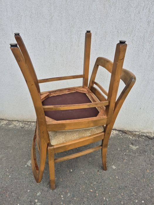 2 Scaune ideale,Bucatarie,sufragerie & terasă(balcon)acoperite 

- Sun