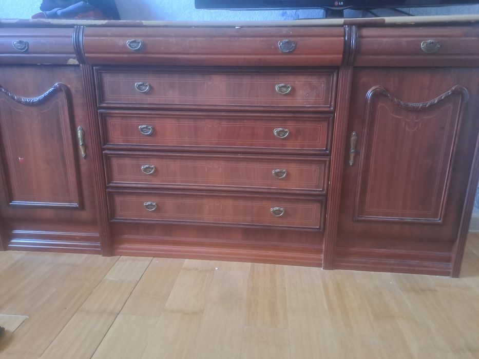 Продам сервант цена договорная