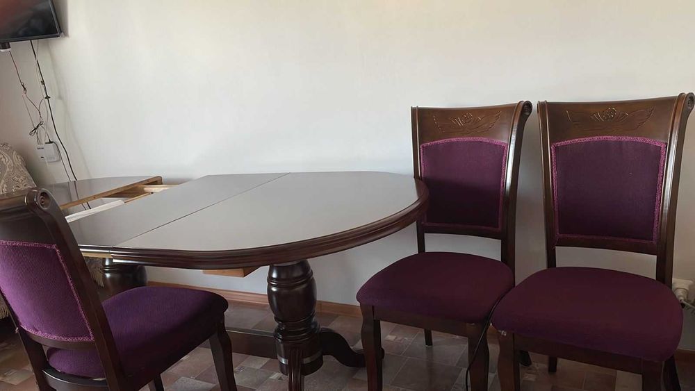 Продам стол и стулья