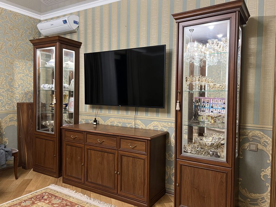 Комод сервант (витрина)