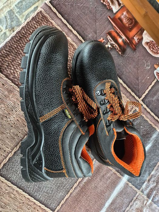 Работни обувки 43 номер