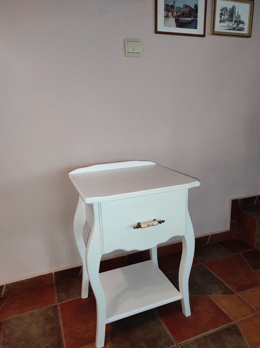 Noptiere din lemn masiv