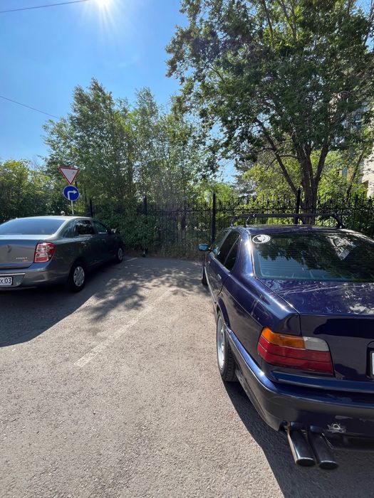Продам бэху е 36 318i