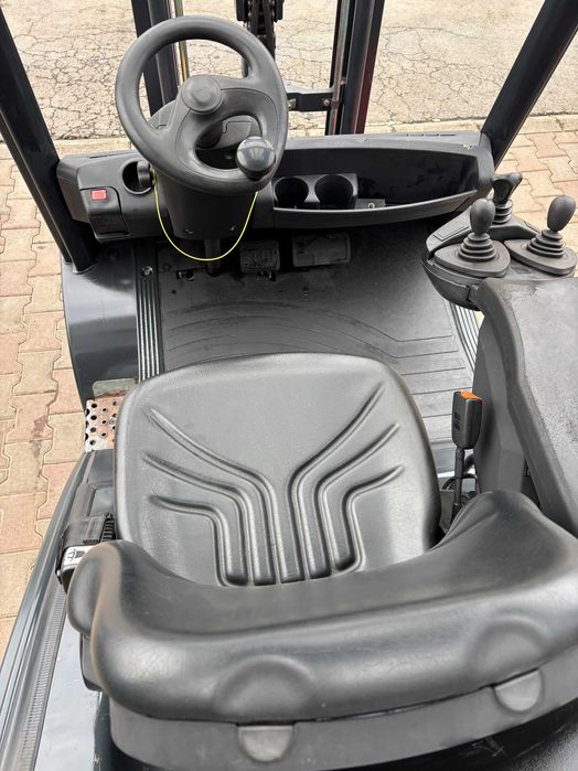 Stivuitor - Motostivuitor Linde H20T-01 GPL Anul fabricației: 2005