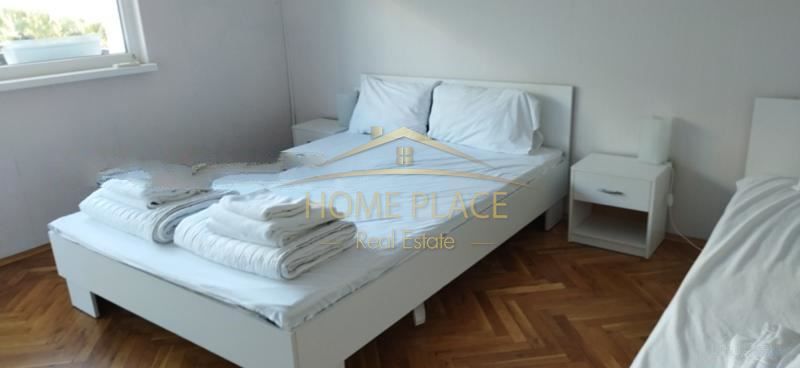 Дава се под наем Тристаен апартамент в Варна, Център - 85 кв.м за 797.64 € - Снимка #6