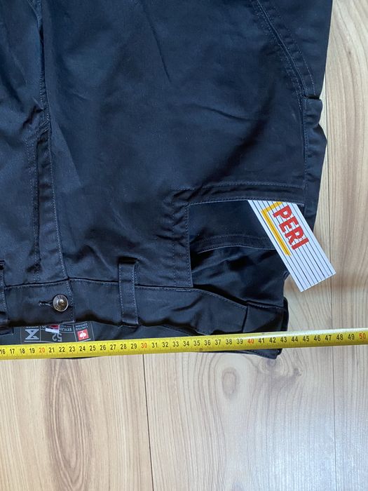 Pantaloni de lucru pentru bărbați Engelbert Strauss, culoare neagră, mărimea 52. Model cu multe buzunare. În stare foarte bună.