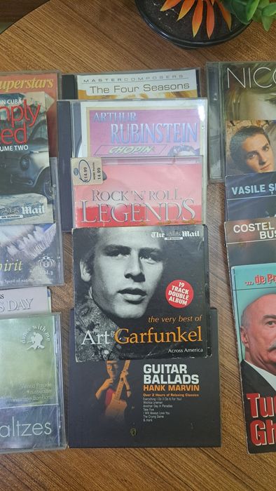 Vînd lot de 24 Cd-uri originale