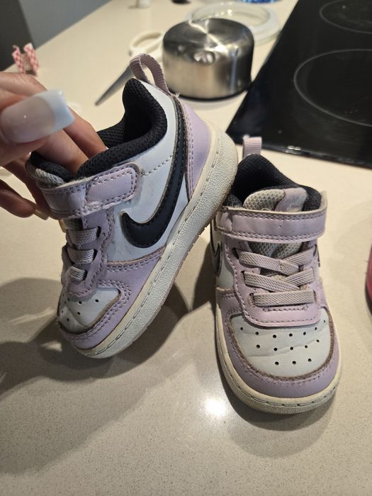 Nike два чифта 19.5 с цикламеното другите са 21