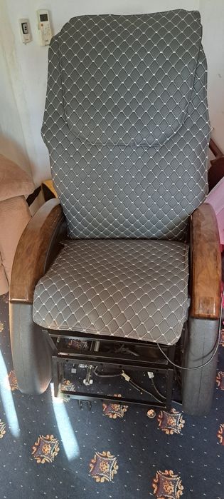 Vând fotoliu masaj pentru piese schimb