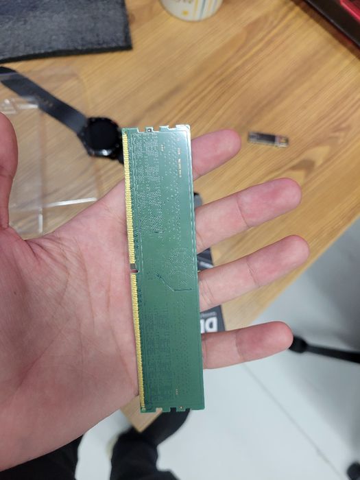 Samsung ddr5 6400Mhz 16gb