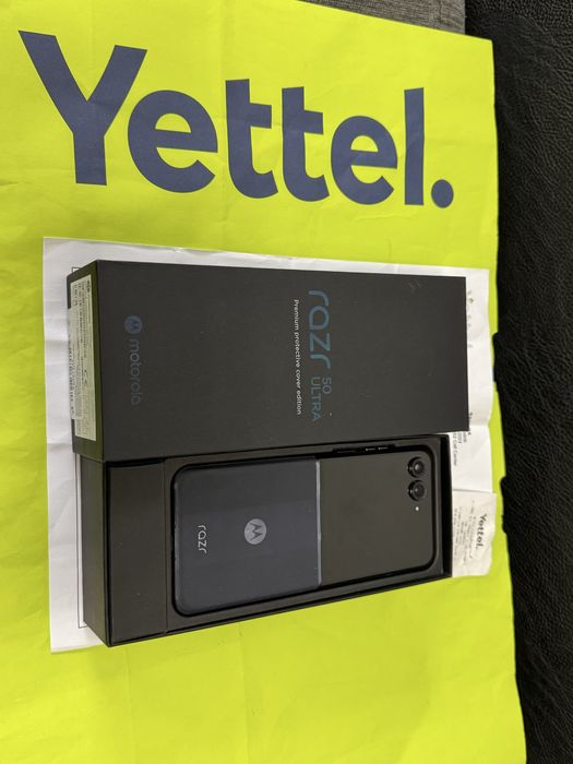 512GB Motorola Razr 50 Ultra Гаранция Yettel 2027 Blue