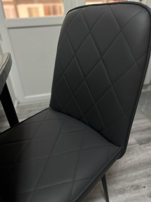 продаю стол со стульями