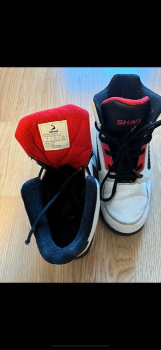 Adidasi gheata shaq din piele.